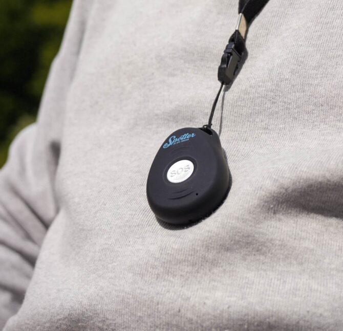 how does a gps tracker work - spotter